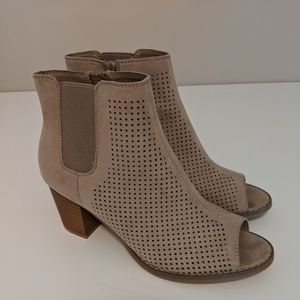 Sonoma Peep Toe Zip Up Booties. Size 7.5